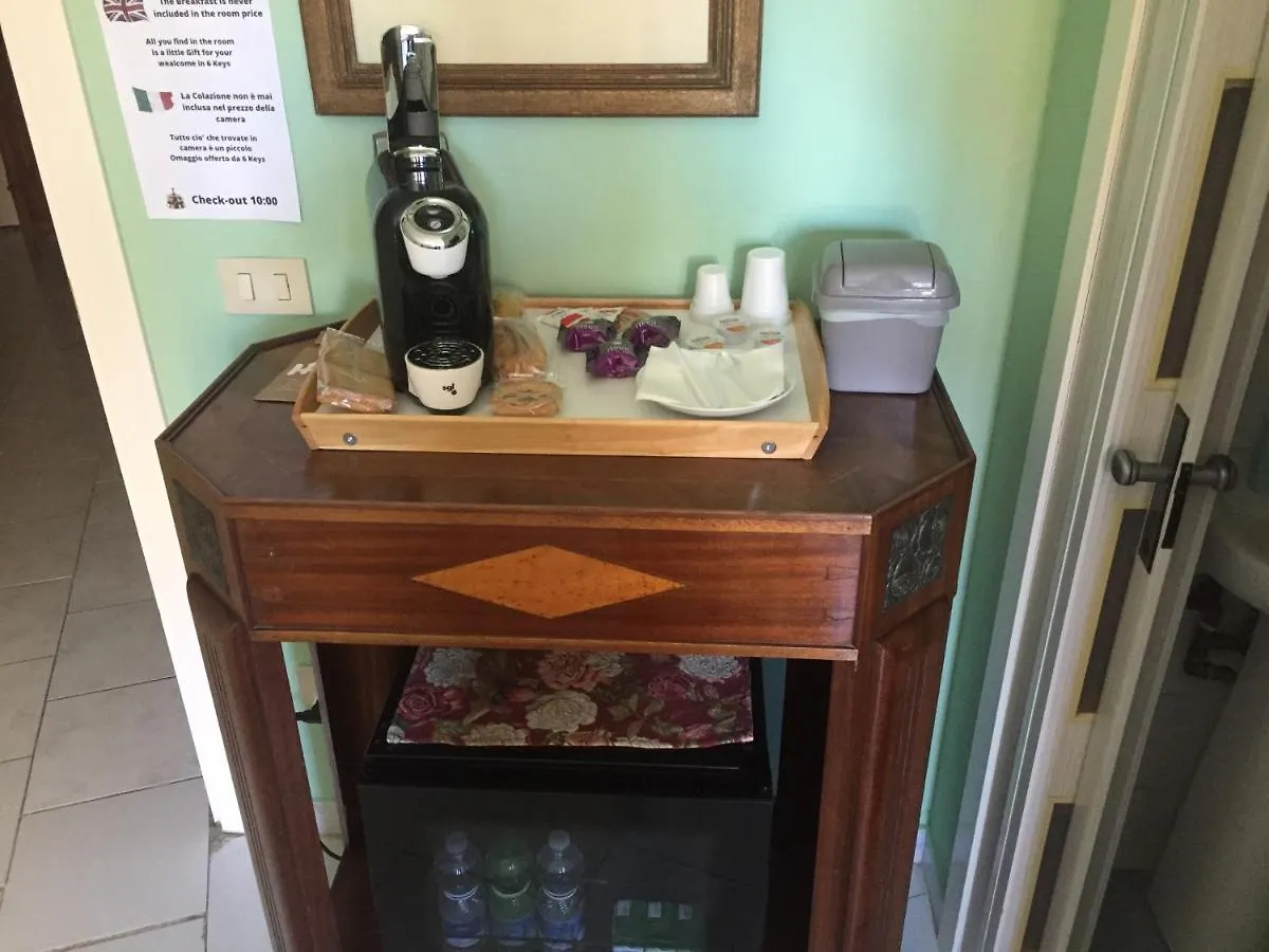 6 Keys Bed & Breakfast Pisa