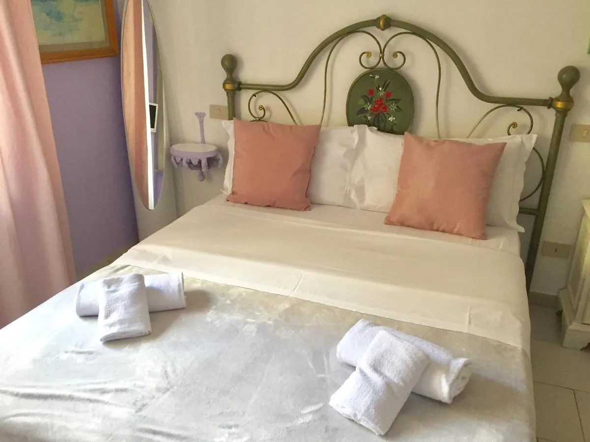 6 Keys Bed & Breakfast Pisa