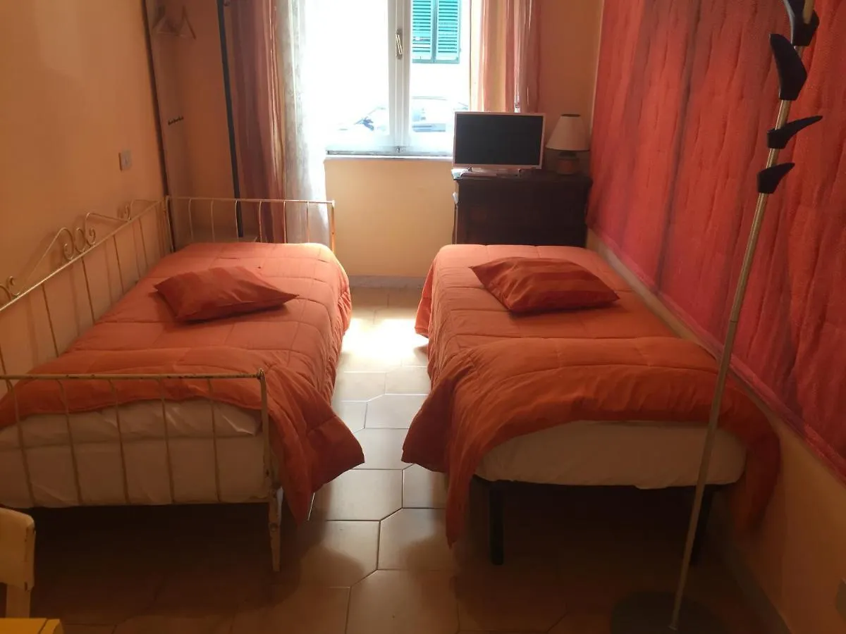 6 Keys Bed & Breakfast Pisa 2*,  İtalya