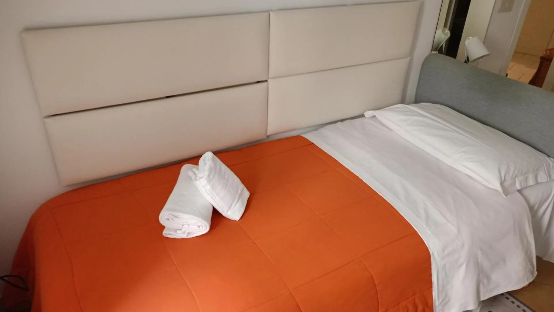 6 Keys Bed & Breakfast Pisa İtalya