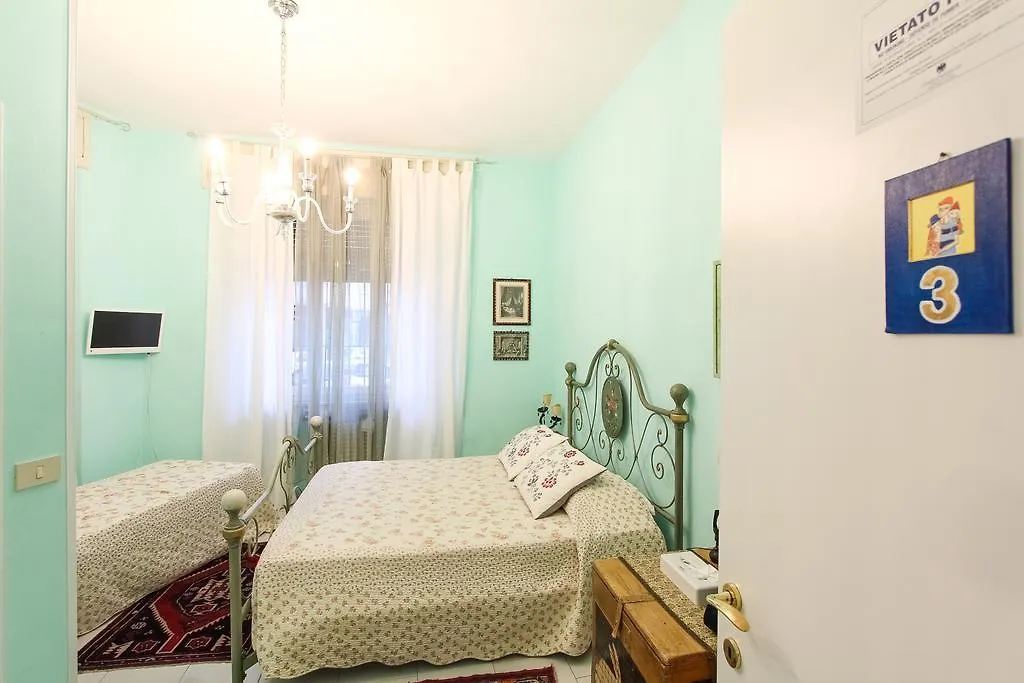 6 Keys Bed & Breakfast Pisa