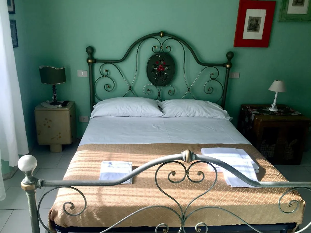 6 Keys Bed & Breakfast Pisa
