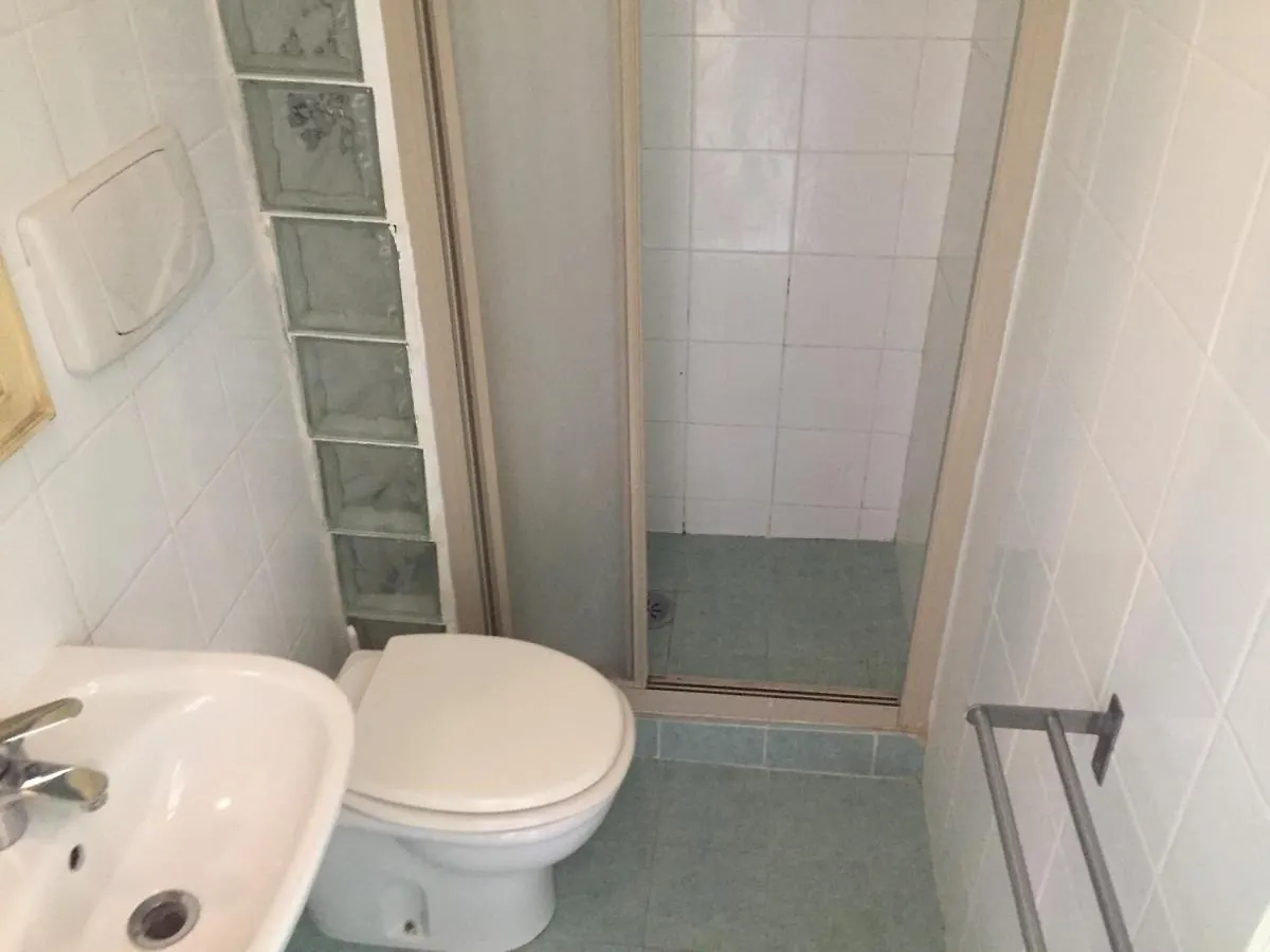 6 Keys Bed & Breakfast Pisa Italy
